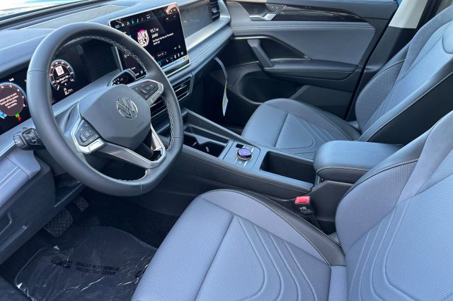 2025 Volkswagen Tiguan 2.0T SE 2025 Volkswagen Tiguan 2.0T SE