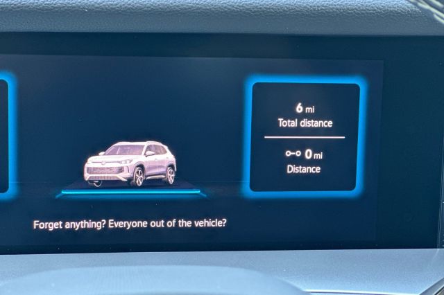 2025 Volkswagen Tiguan 2.0T SE 2025 Volkswagen Tiguan 2.0T SE