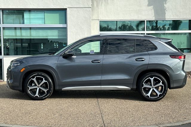 2025 Volkswagen Tiguan 2.0T SE 2025 Volkswagen Tiguan 2.0T SE