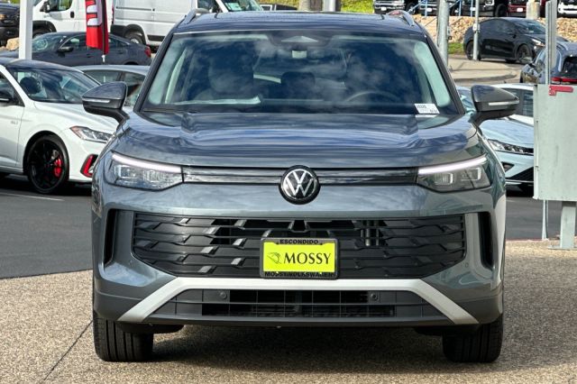 2025 Volkswagen Tiguan 2.0T SE 2025 Volkswagen Tiguan 2.0T SE