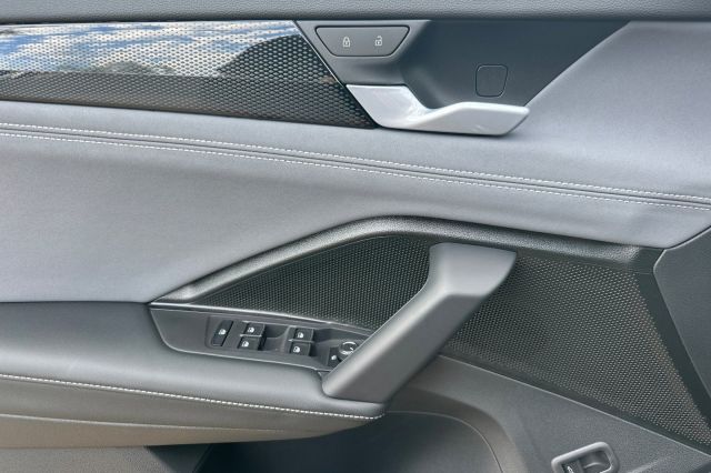 2025 Volkswagen Tiguan 2.0T SE 2025 Volkswagen Tiguan 2.0T SE