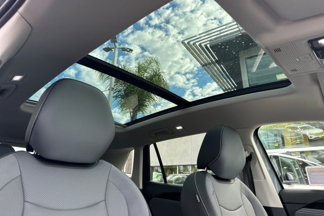 2025 Volkswagen Tiguan 2.0T SE 2025 Volkswagen Tiguan 2.0T SE