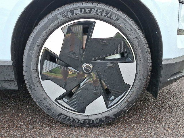2025 Volvo EX30 Plus