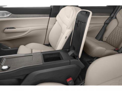 2025 Volvo EX90 Plus