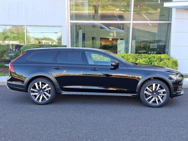 2025 Volvo V90 Cross Country Ultra