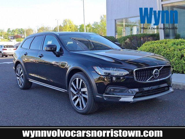 2025 Volvo V90 Cross Country Ultra