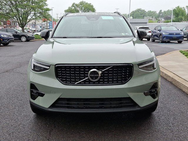 2025 Volvo XC40 Plus Dark Theme