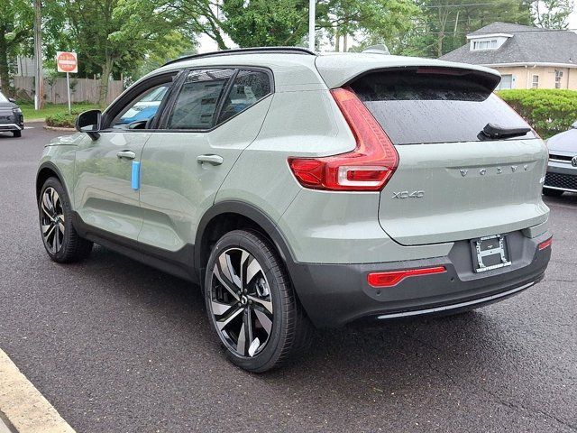 2025 Volvo XC40 Plus Dark Theme