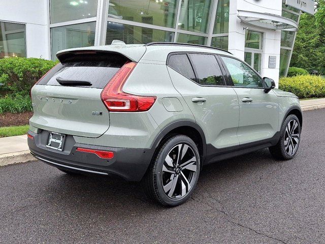2025 Volvo XC40 Plus Dark Theme