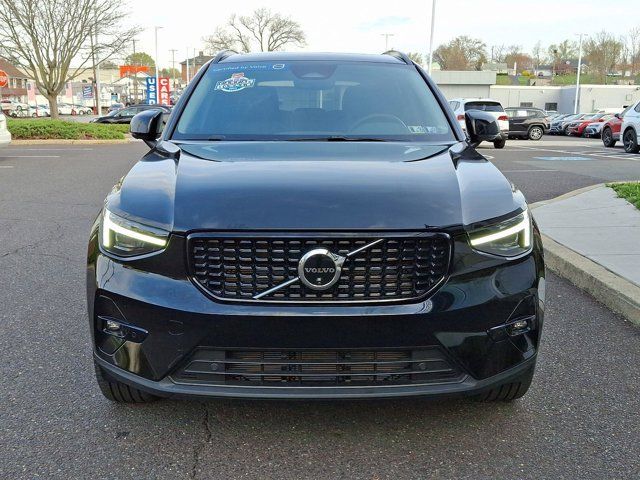 2025 Volvo XC40 Plus Dark Theme