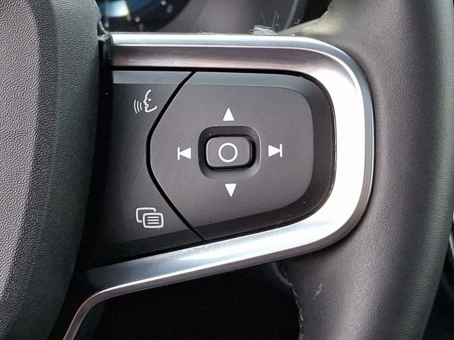 2025 Volvo XC40 Plus Dark Theme