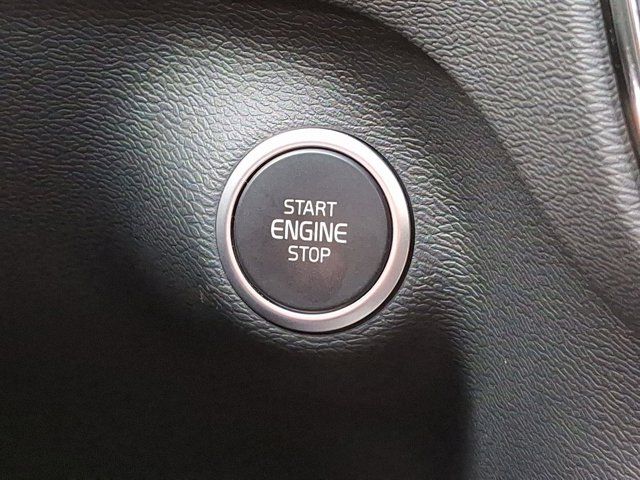 2025 Volvo XC40 Plus Dark Theme
