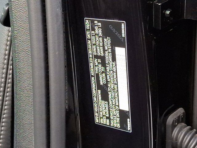 2025 Volvo XC40 Plus Dark Theme