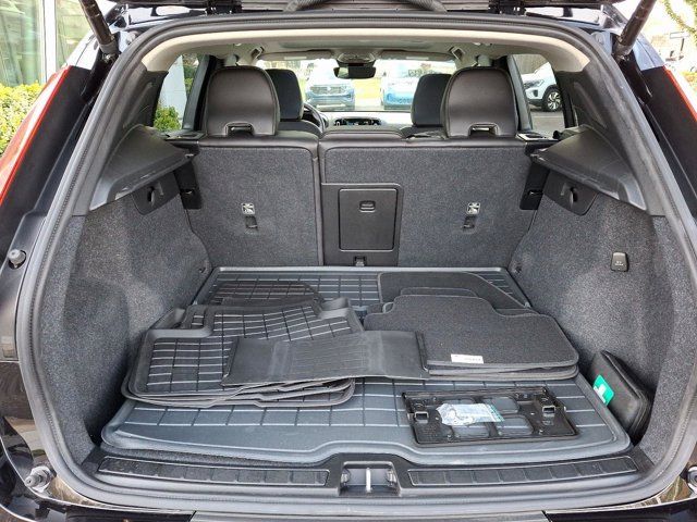 2025 Volvo XC40 Plus Dark Theme