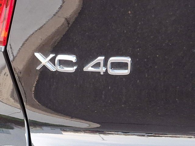 2025 Volvo XC40 Plus Dark Theme
