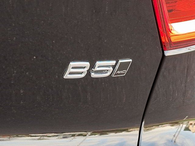 2025 Volvo XC40 Plus Dark Theme