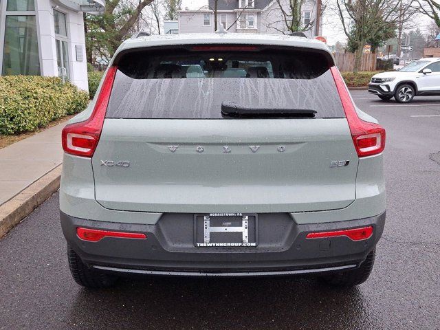 2025 Volvo XC40 Plus Dark Theme