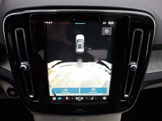 2025 Volvo XC40 Plus Dark Theme