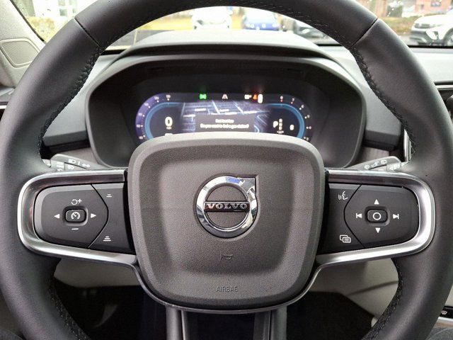 2025 Volvo XC40 Plus Dark Theme