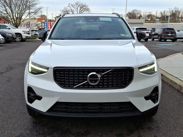 2025 Volvo XC40 Plus Dark Theme