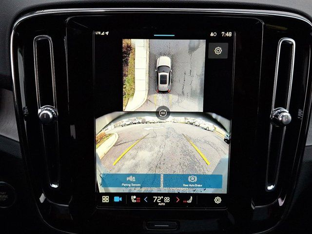 2025 Volvo XC40 Plus Dark Theme