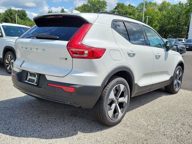 2025 Volvo XC40 Plus Dark Theme