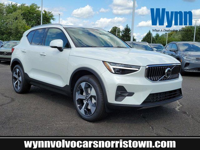 2025 Volvo XC40 Plus Bright Theme
