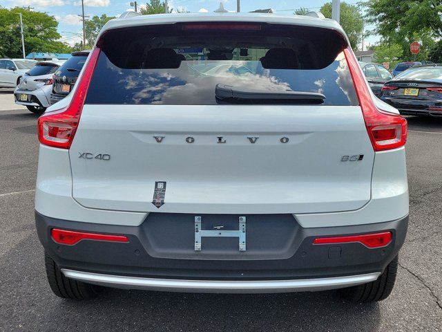 2025 Volvo XC40 Plus Bright Theme