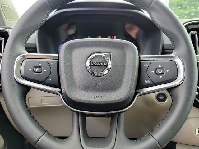 2025 Volvo XC40 Plus Bright Theme