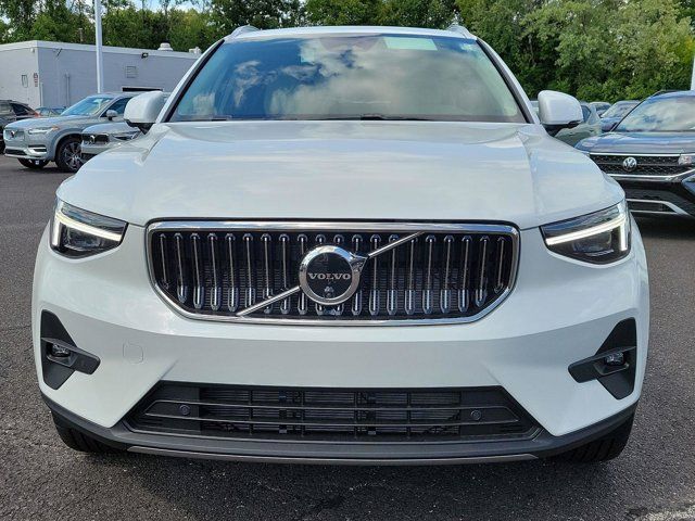 2025 Volvo XC40 Plus Bright Theme