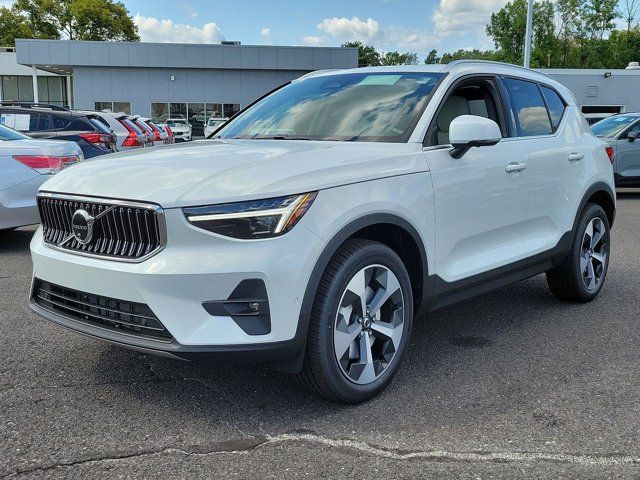 2025 Volvo XC40 Plus Bright Theme