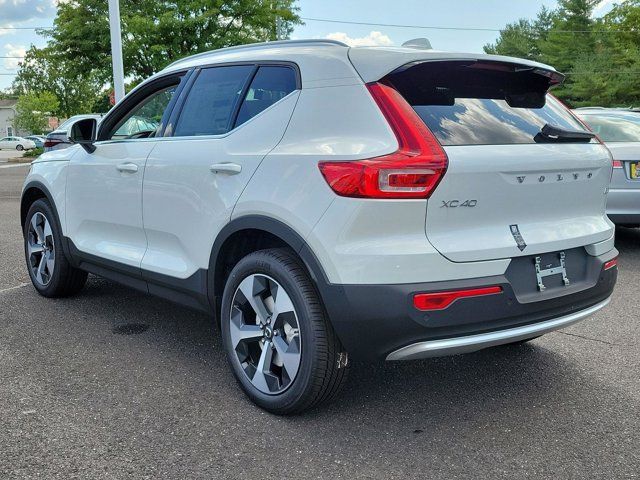 2025 Volvo XC40 Plus Bright Theme