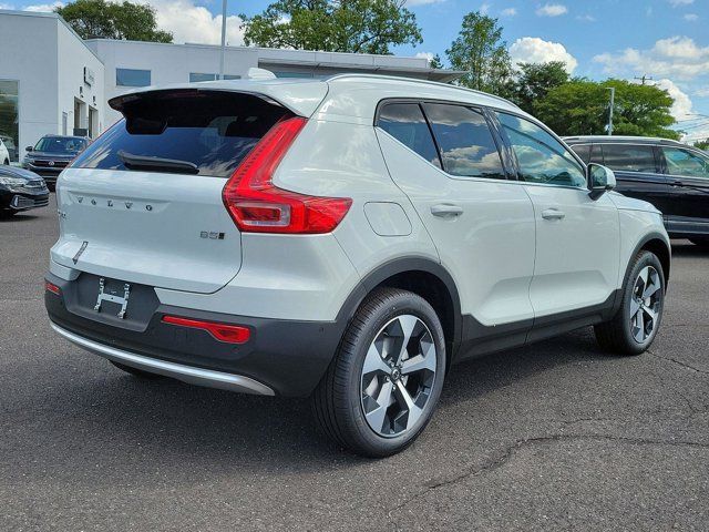 2025 Volvo XC40 Plus Bright Theme