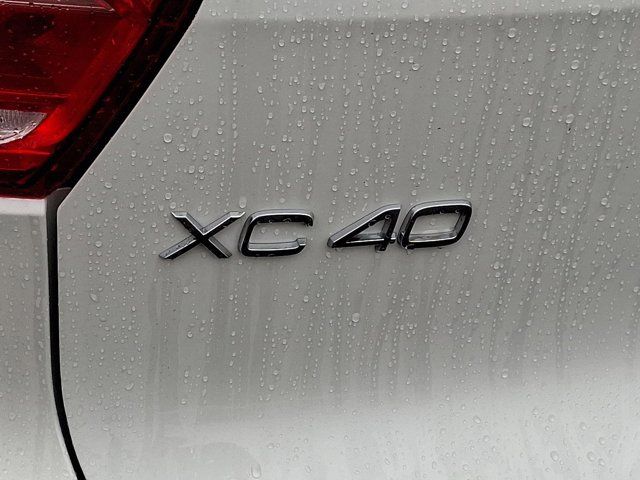 2025 Volvo XC40 Plus Bright Theme