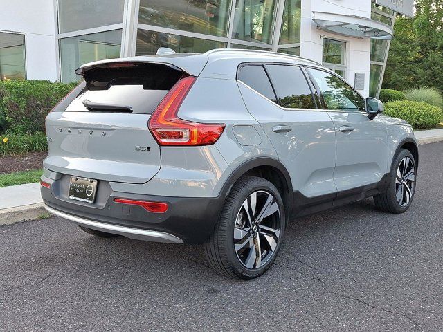 2025 Volvo XC40 Plus Bright Theme