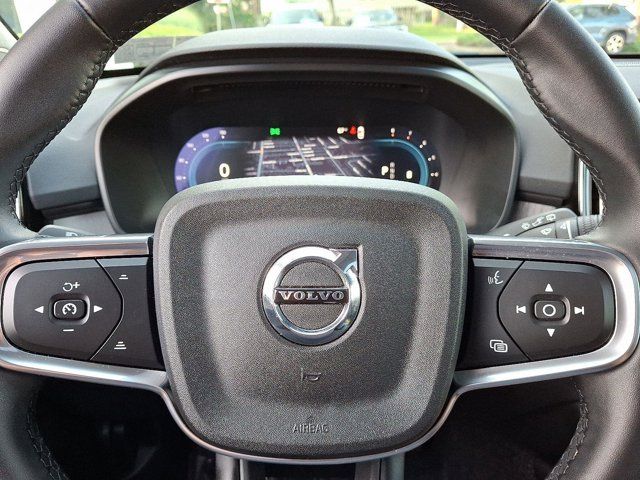 2025 Volvo XC40 Plus Bright Theme