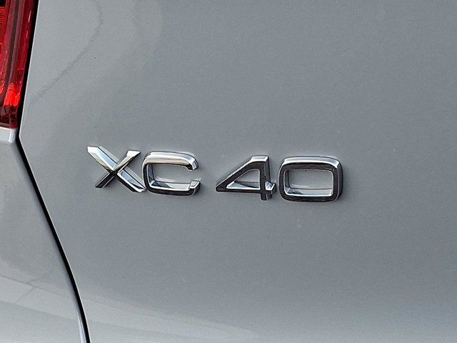 2025 Volvo XC40 Plus Bright Theme