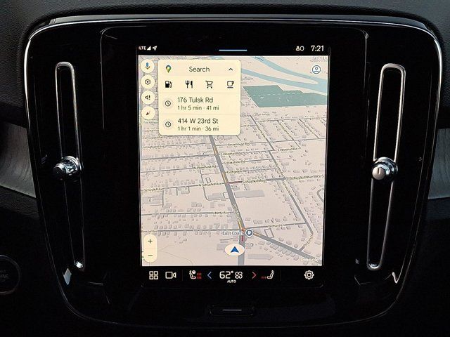 2025 Volvo XC40 Plus Bright Theme