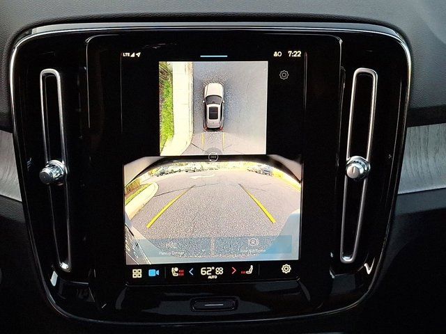 2025 Volvo XC40 Plus Bright Theme