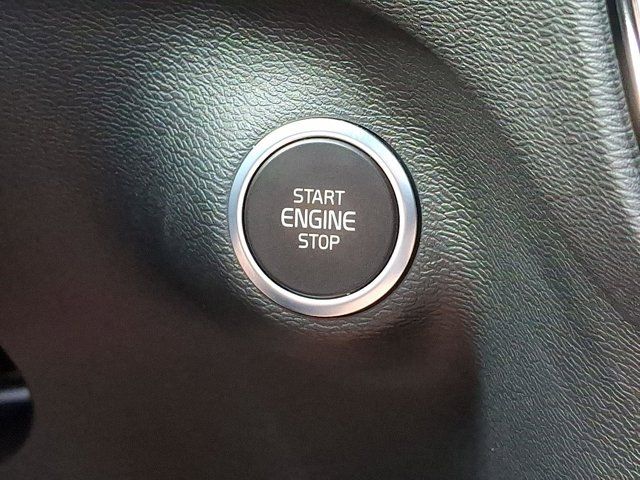 2025 Volvo XC40 Plus Bright Theme
