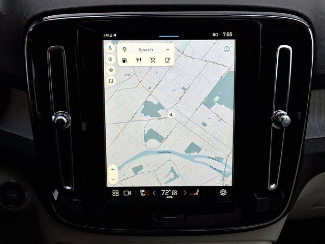 2025 Volvo XC40 Ultra Bright Theme