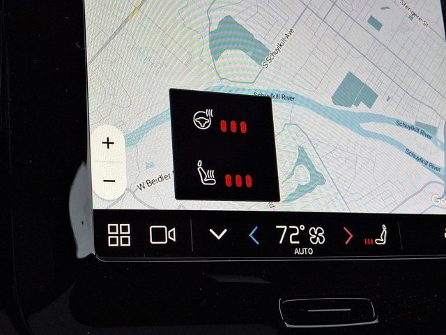 2025 Volvo XC40 Ultra Bright Theme
