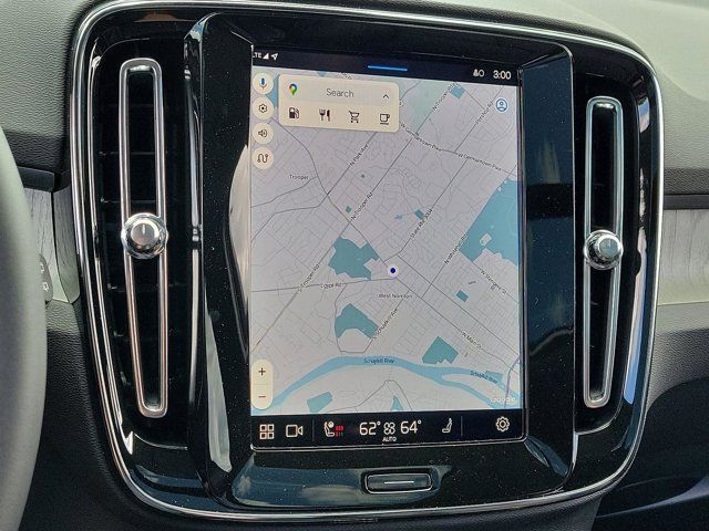 2025 Volvo XC40 Ultra Bright Theme