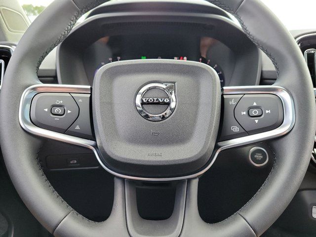 2025 Volvo XC40 Ultra Bright Theme