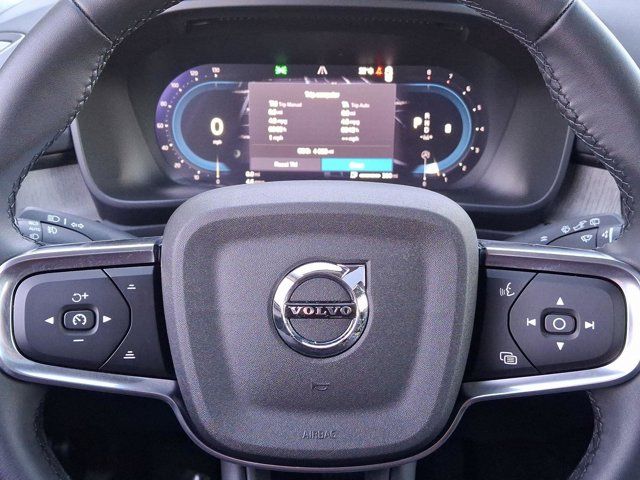 2025 Volvo XC40 Ultra Bright Theme