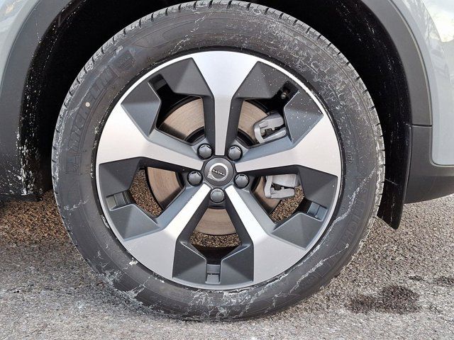 2025 Volvo XC40 Core Bright Theme