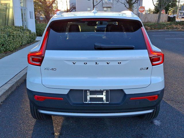2025 Volvo XC40 Core Bright Theme