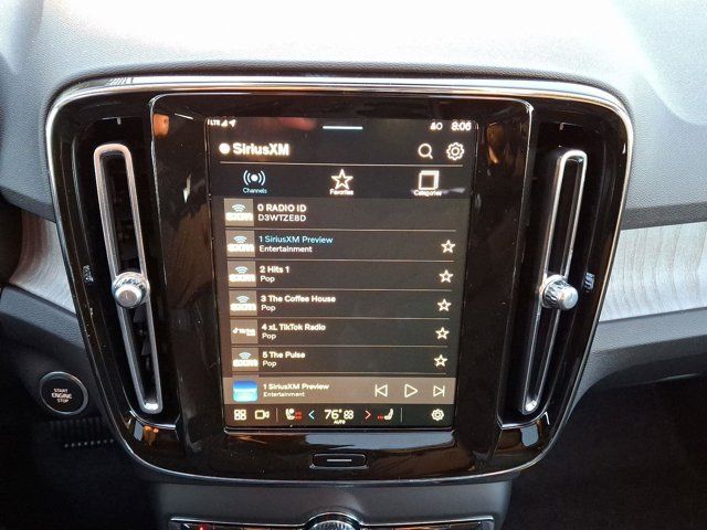 2025 Volvo XC40 Core Bright Theme