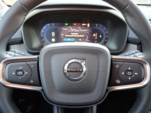 2025 Volvo XC40 Core Bright Theme