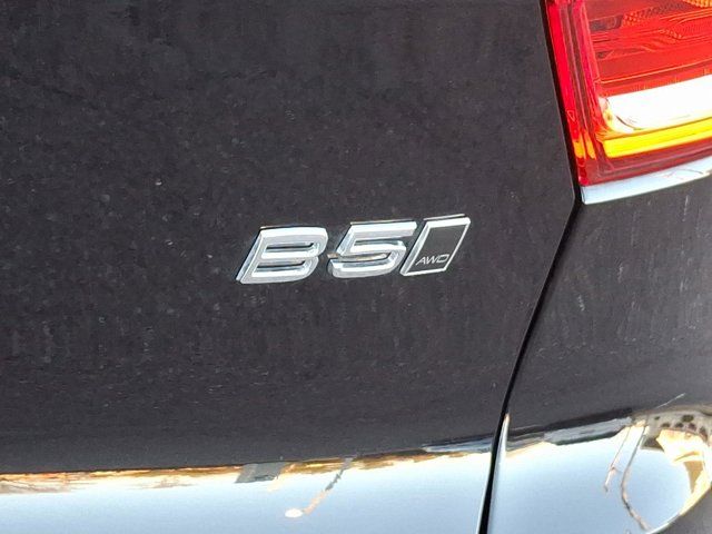 2025 Volvo XC40 Core Bright Theme